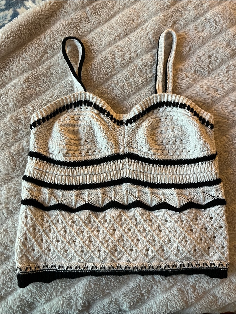 Pink Republic Women’s Ivory & Black Cropped Tank